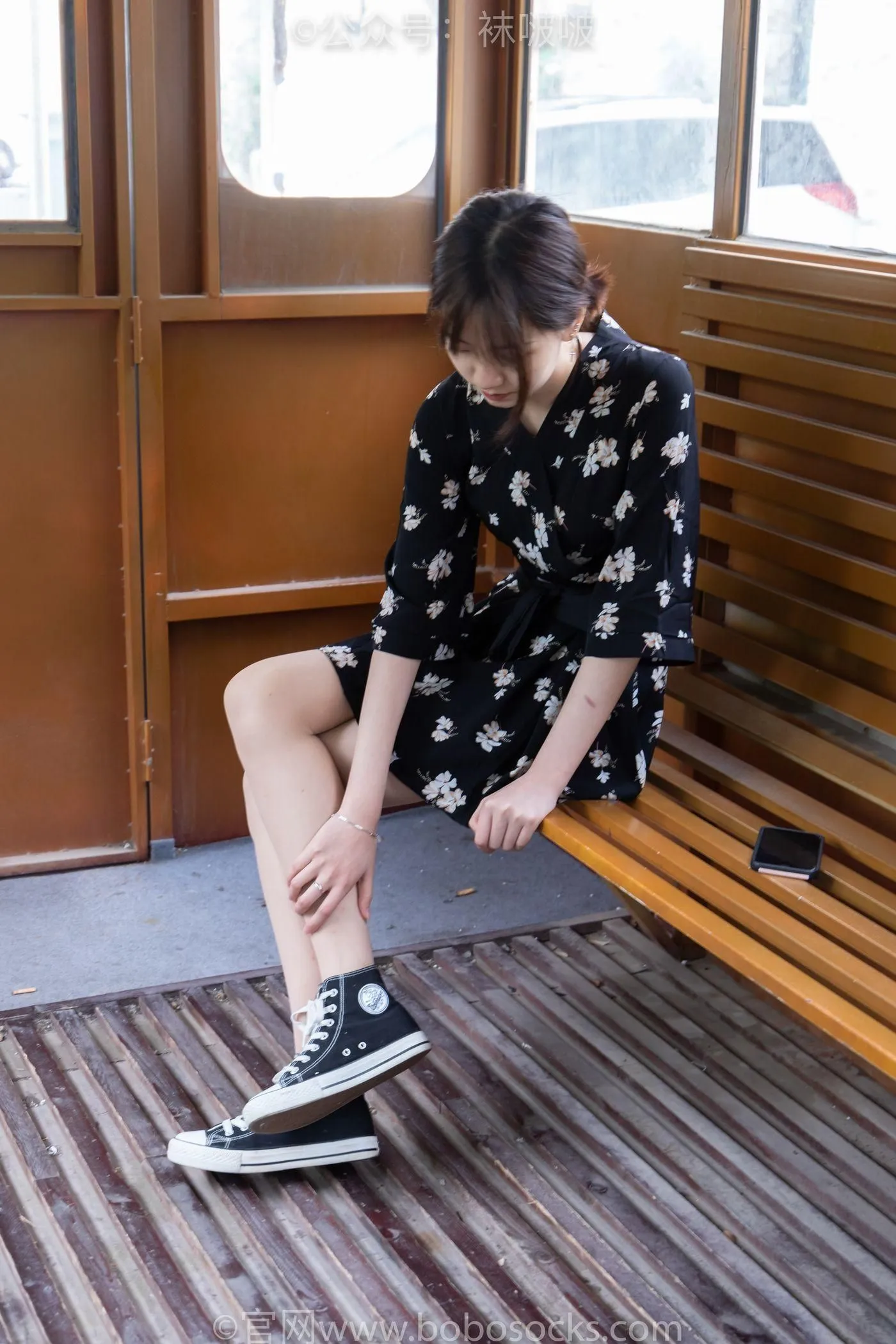 [BoBoSocks袜啵啵]NO.013 小甜豆-匡威帆布鞋、浅灰色短棉袜、肉丝 [132P]插图8